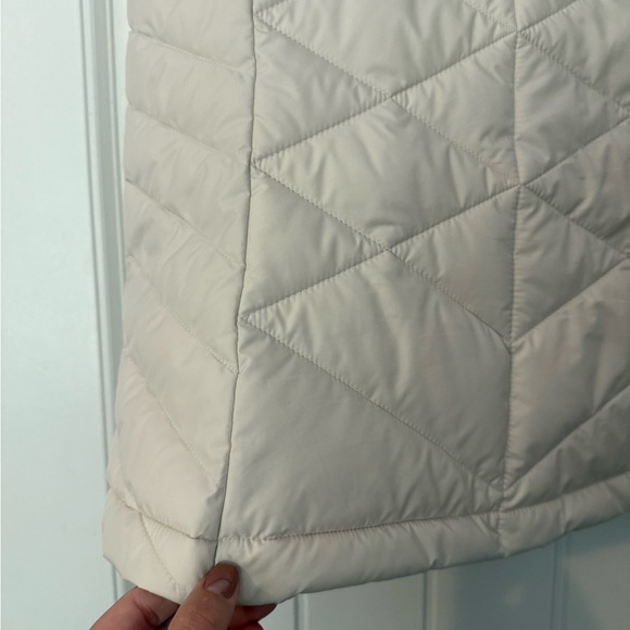 SOLD Columbia Women's Heavenly Omni-Heat Vest - Picture 6 of 6